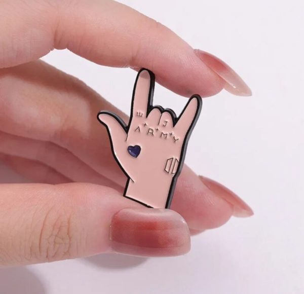 PIN METALICO DE JUNGKOOK - Imagen 2